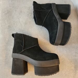 Ugg New Height Platform Mini boot women's 9 black suede shearling chunky new$200